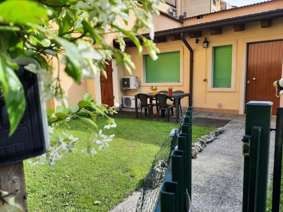 La Casa Di Davide Con Giardino E Garage Apartman Verona Kültér fotó
